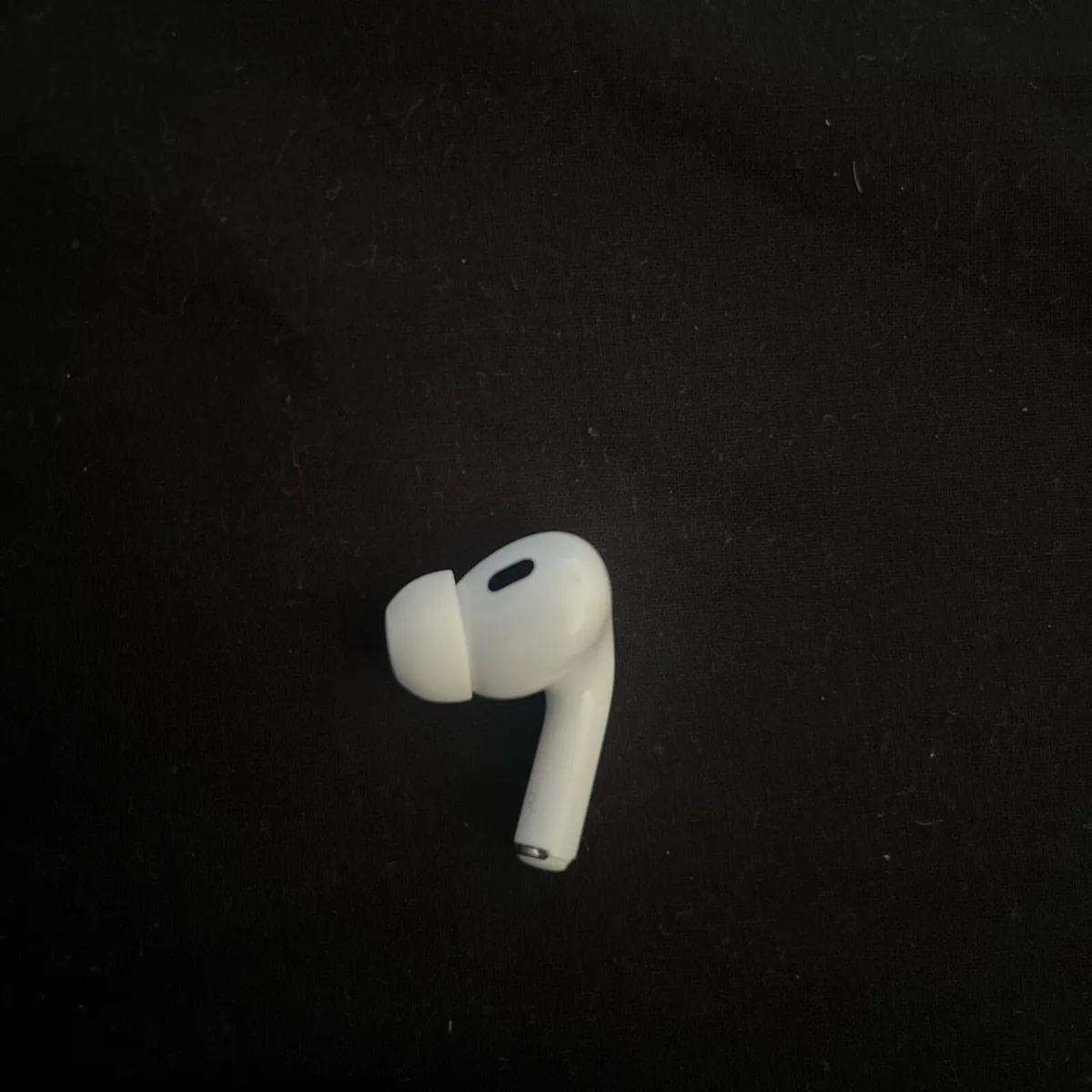 AirPods Pro 2 right earbud (Model A2698) - Image 1