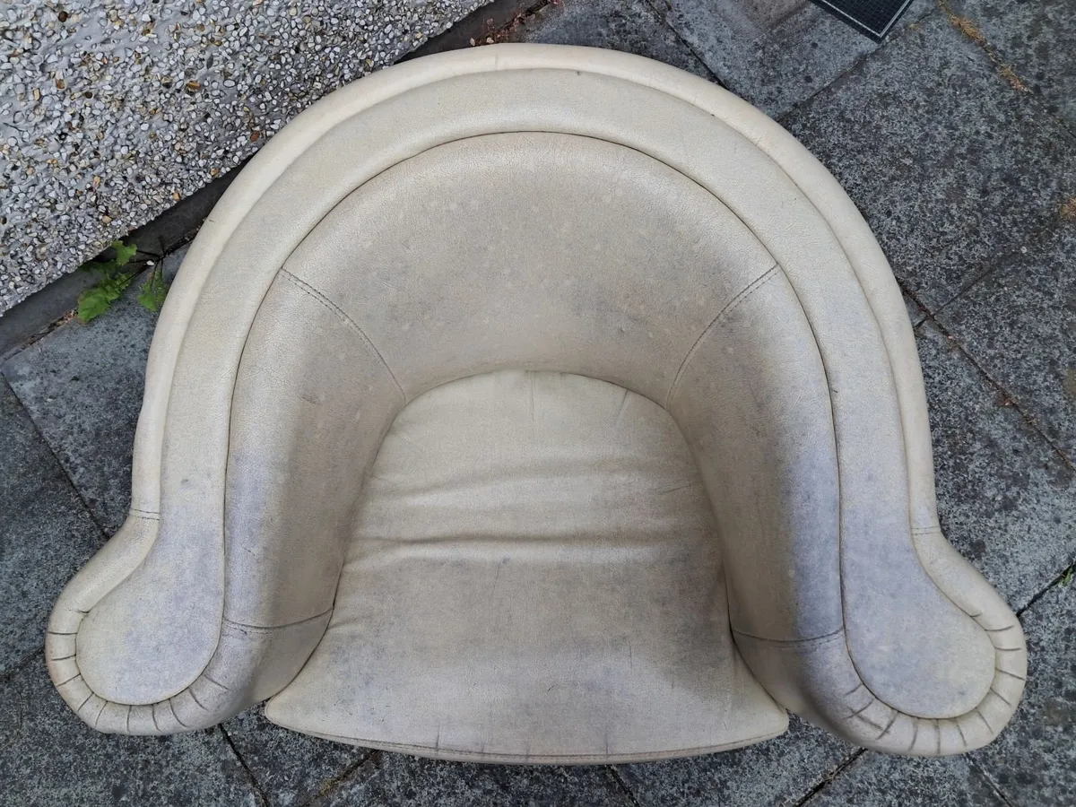 Leatherette Tub Chair - Image 3