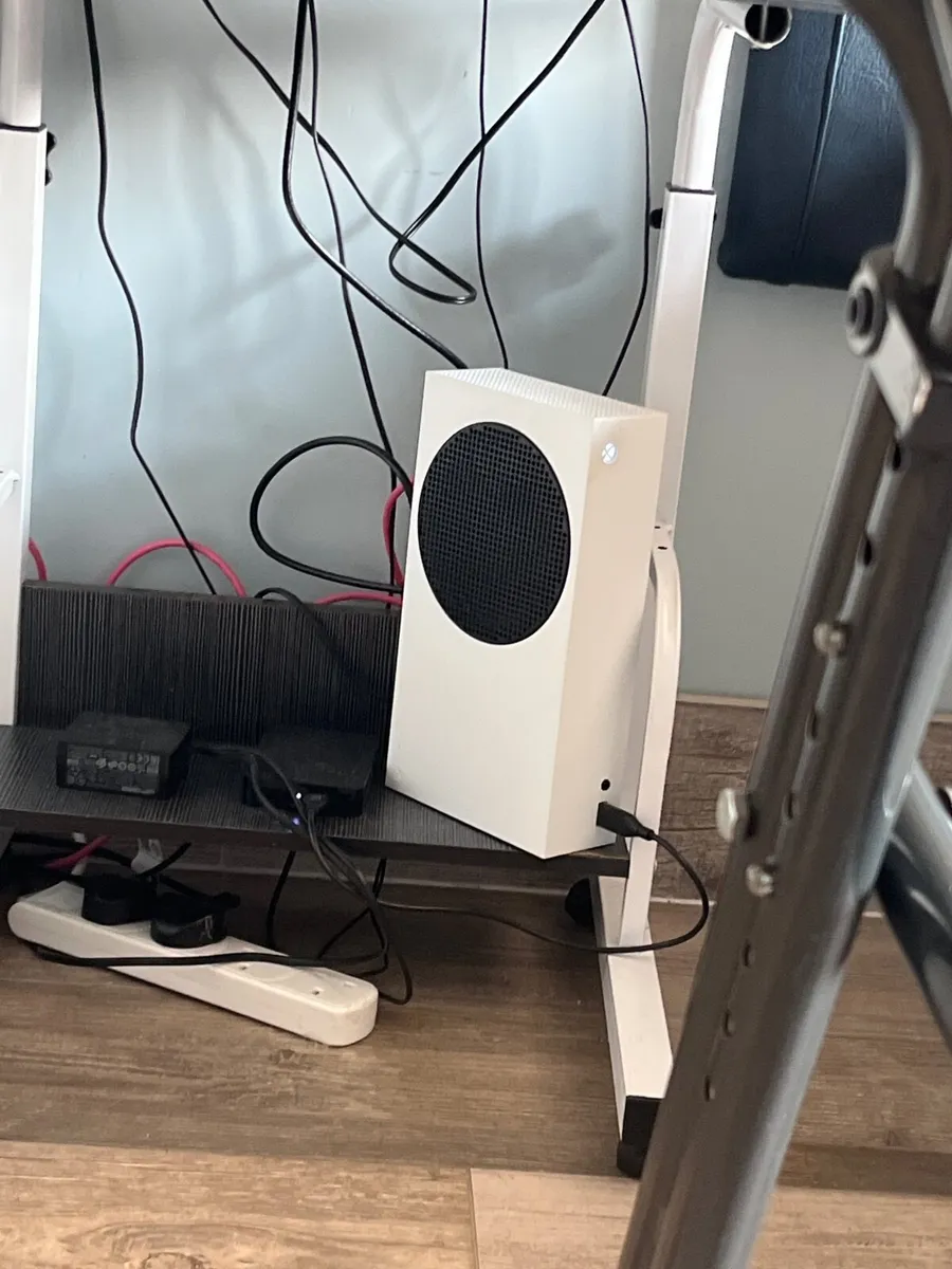 Xbox Series X - Image 1