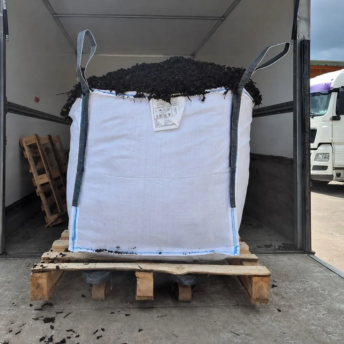 100% Natural Irish Bark Mulch 300kg | Kildare & Surrounding Counties - Image 2