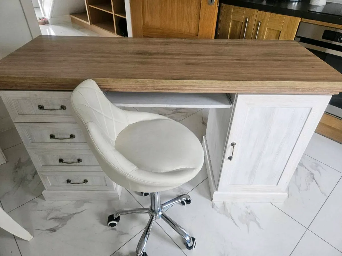 Desk and chair - Image 2