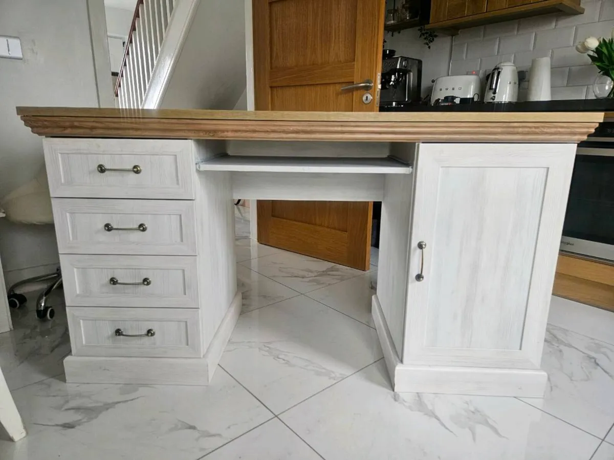 Desk and chair - Image 3