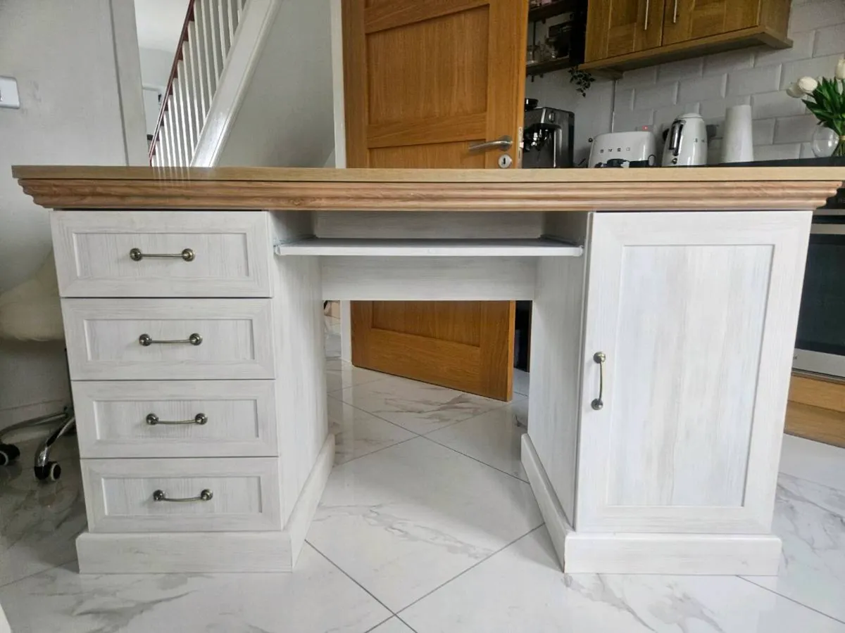 Desk and chair - Image 4