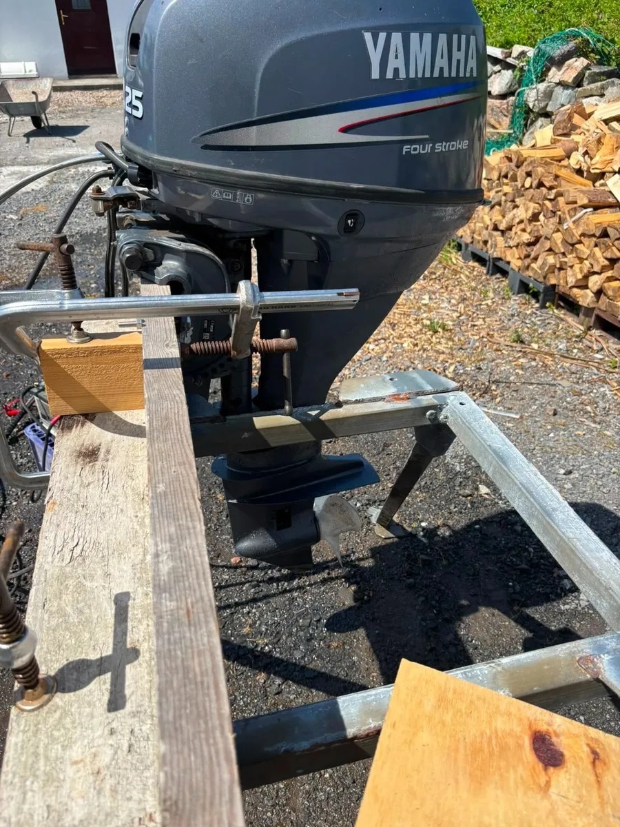 yamaha 25 hp outboard  engine - Image 2