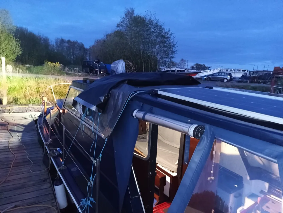 Boat cruiser Princess 28 ft - Image 4