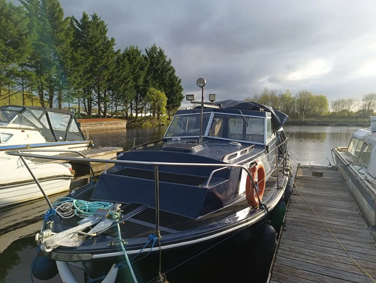 Boat cruiser Princess 28 ft - Image 1