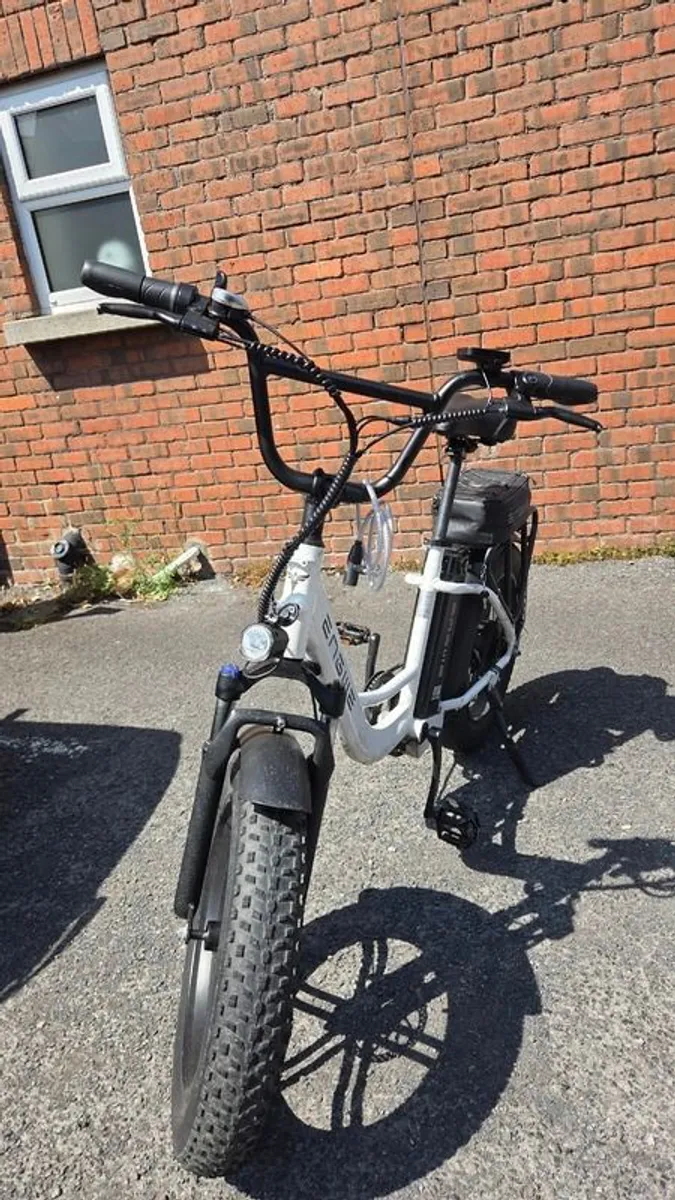 ENGWE L20 Electric Fat Bike. Excellent Condition - Image 3