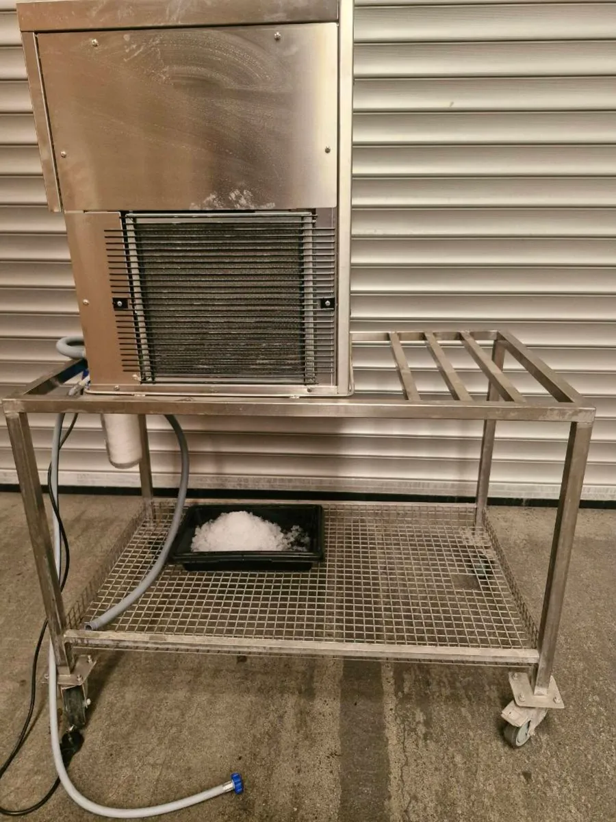 Ice Maker - Image 1