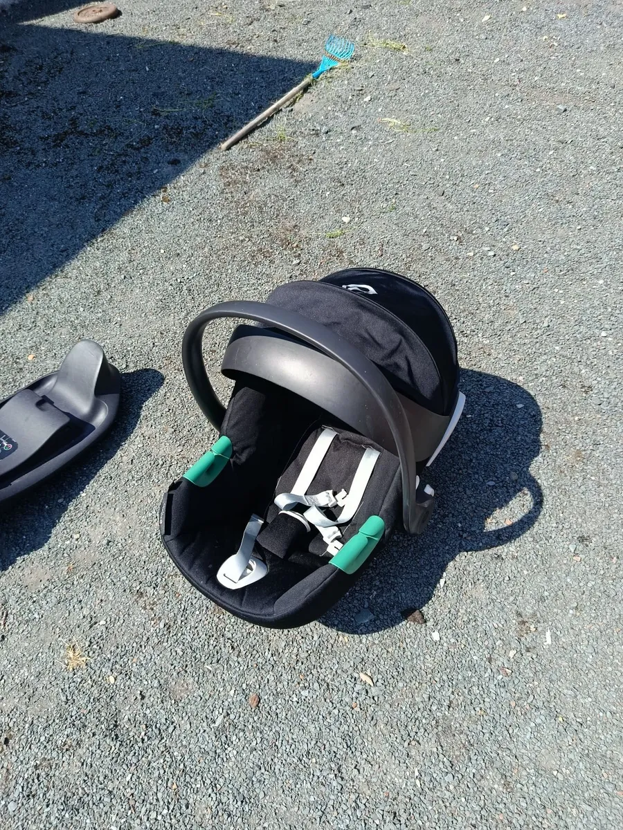 Baby car seat - Image 4