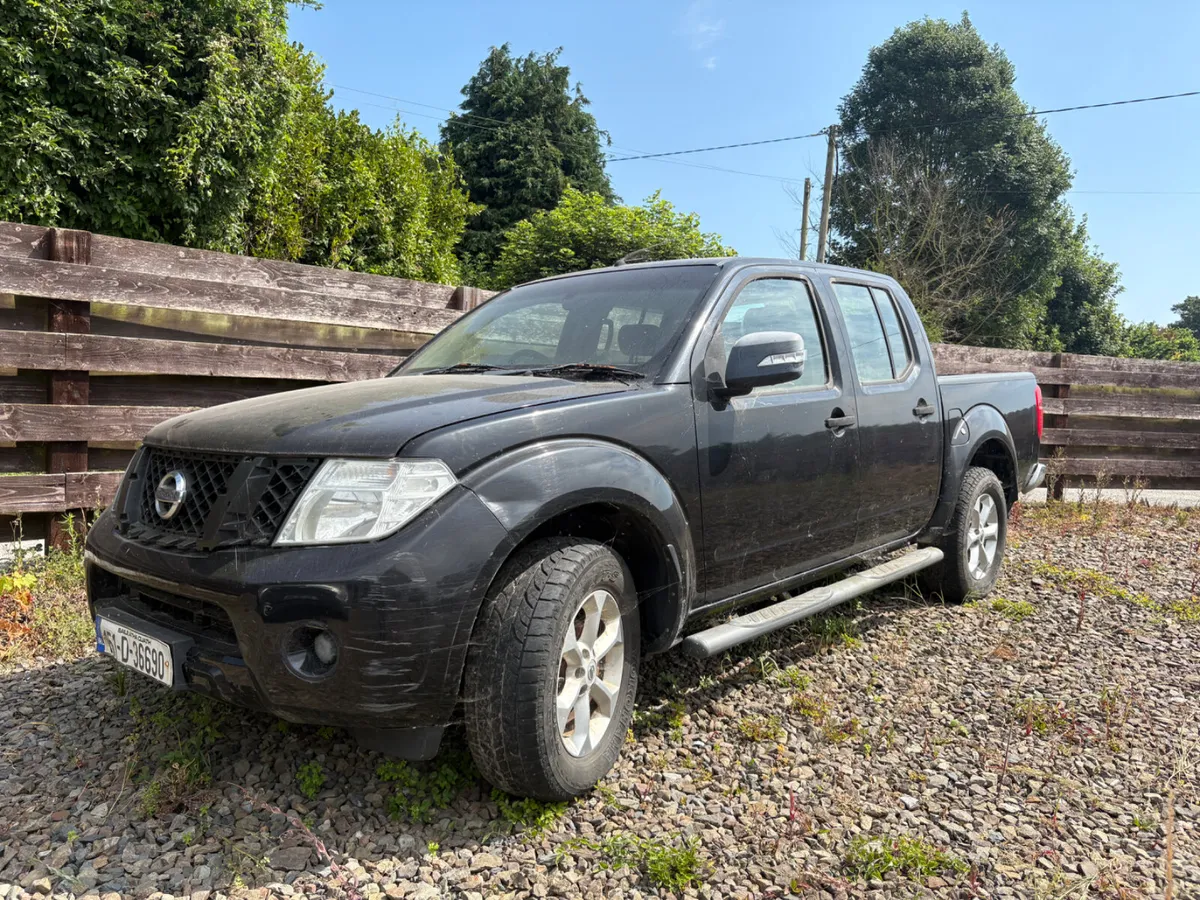2015 Nissan Navara Crew Cab - Image 2