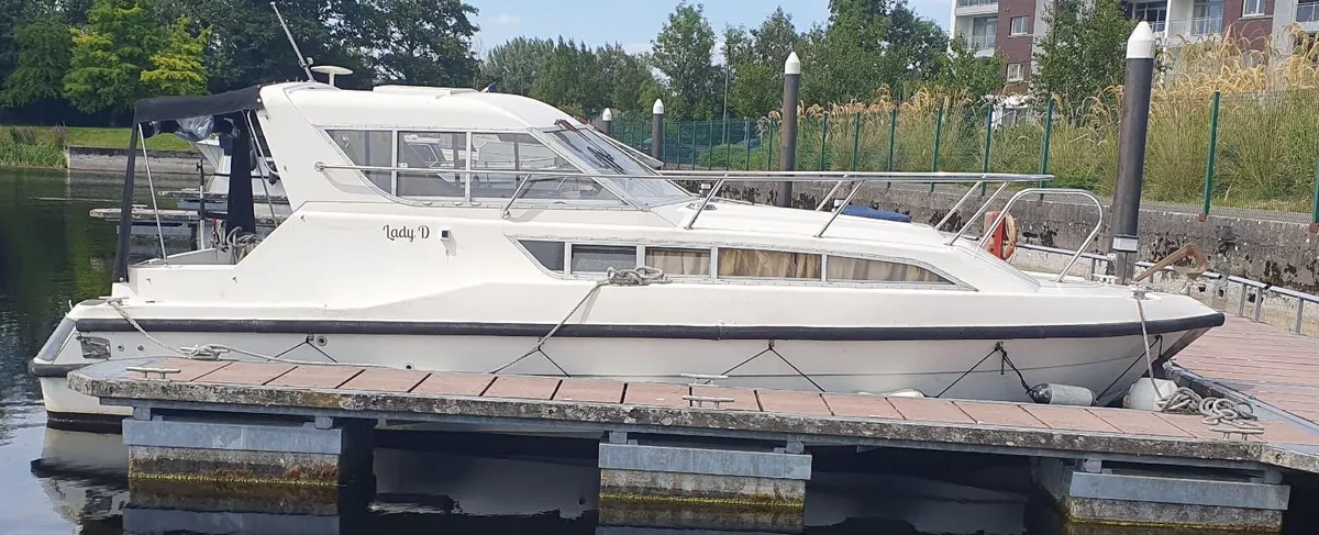 Bounty 27 sedan for sale - Image 1