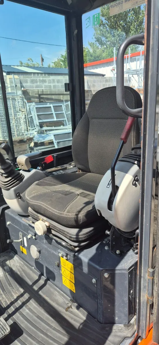 Hitachi zx19 - Image 4