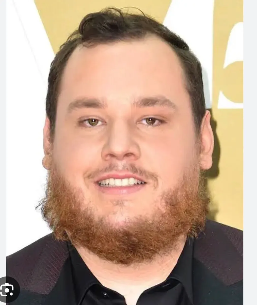 2 x Luke combs tickets, (100 each) - Image 1