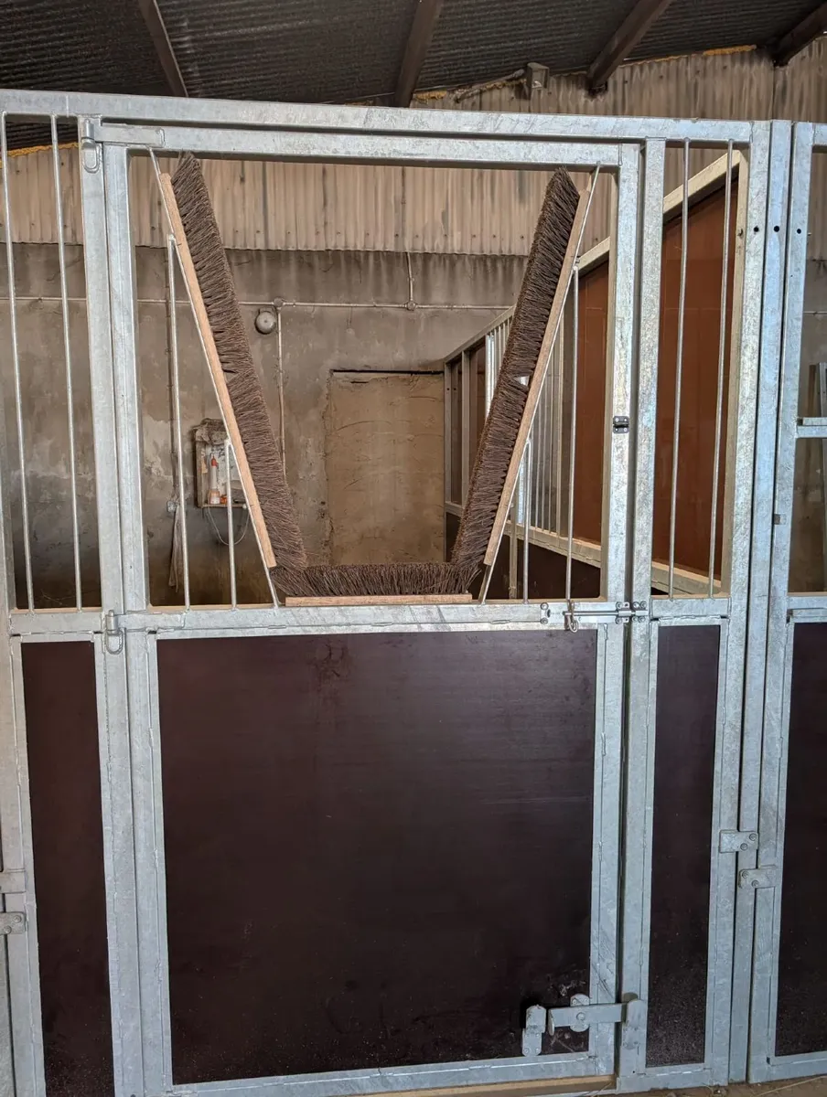Horse Stables - Image 3