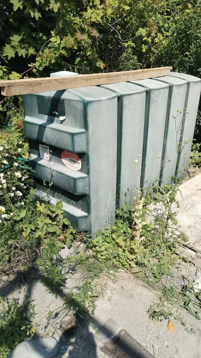 Oil tank