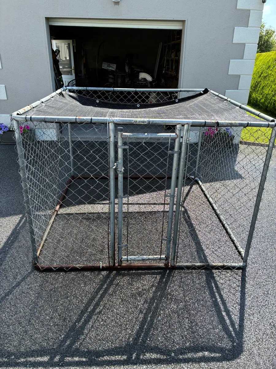 Dog kennel - Image 1
