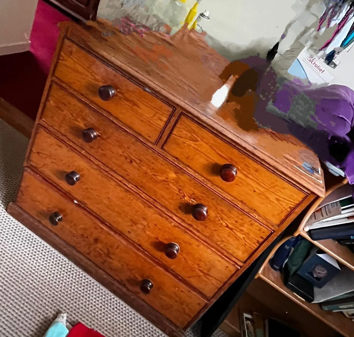 chest of drawers