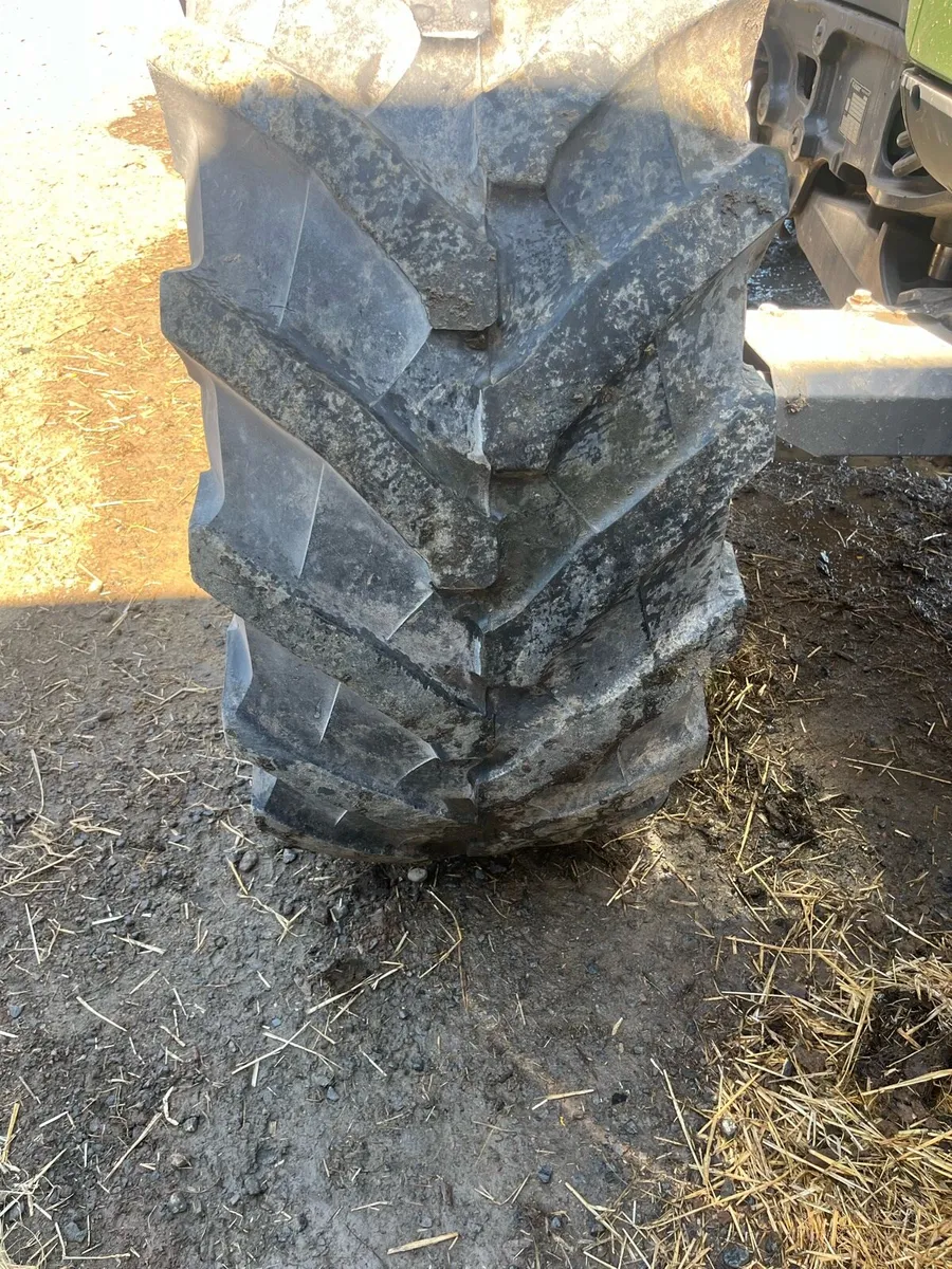 Fendt rims & tyres - Image 3