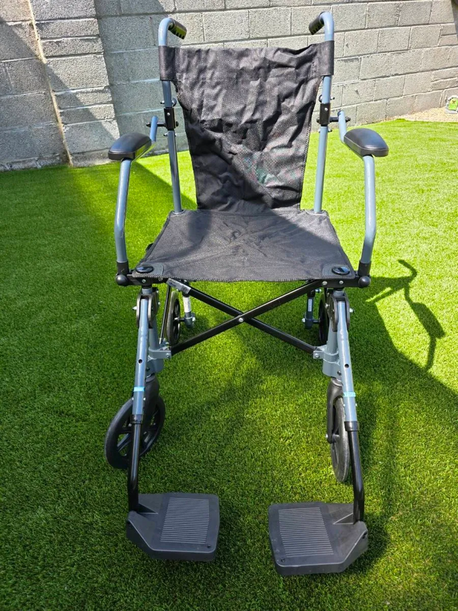 Foldable wheelchair - Image 4