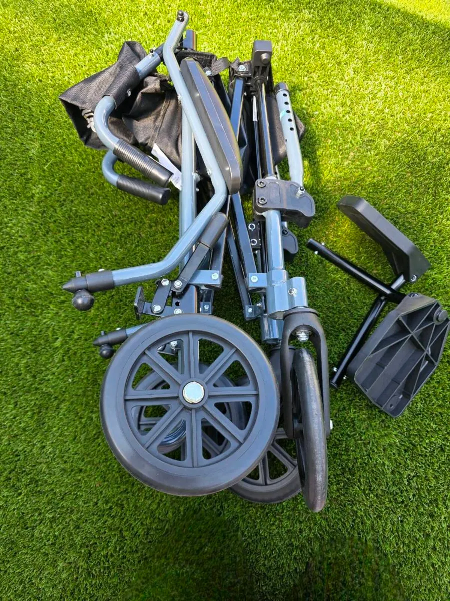 Foldable wheelchair - Image 2