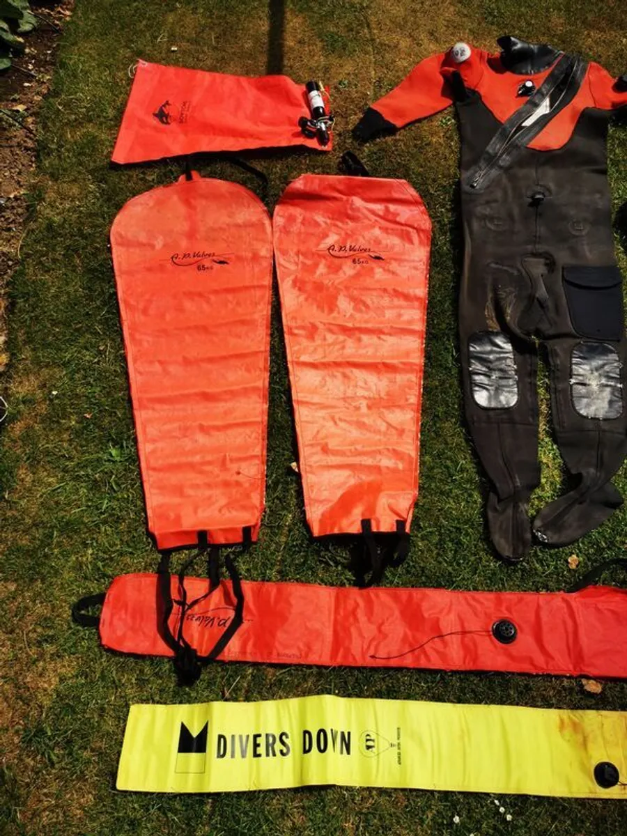 DUI drysuit for sale + Lifting bags - Image 4