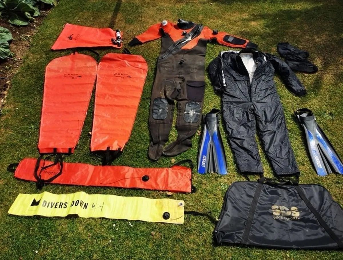 DUI drysuit for sale + Lifting bags - Image 1