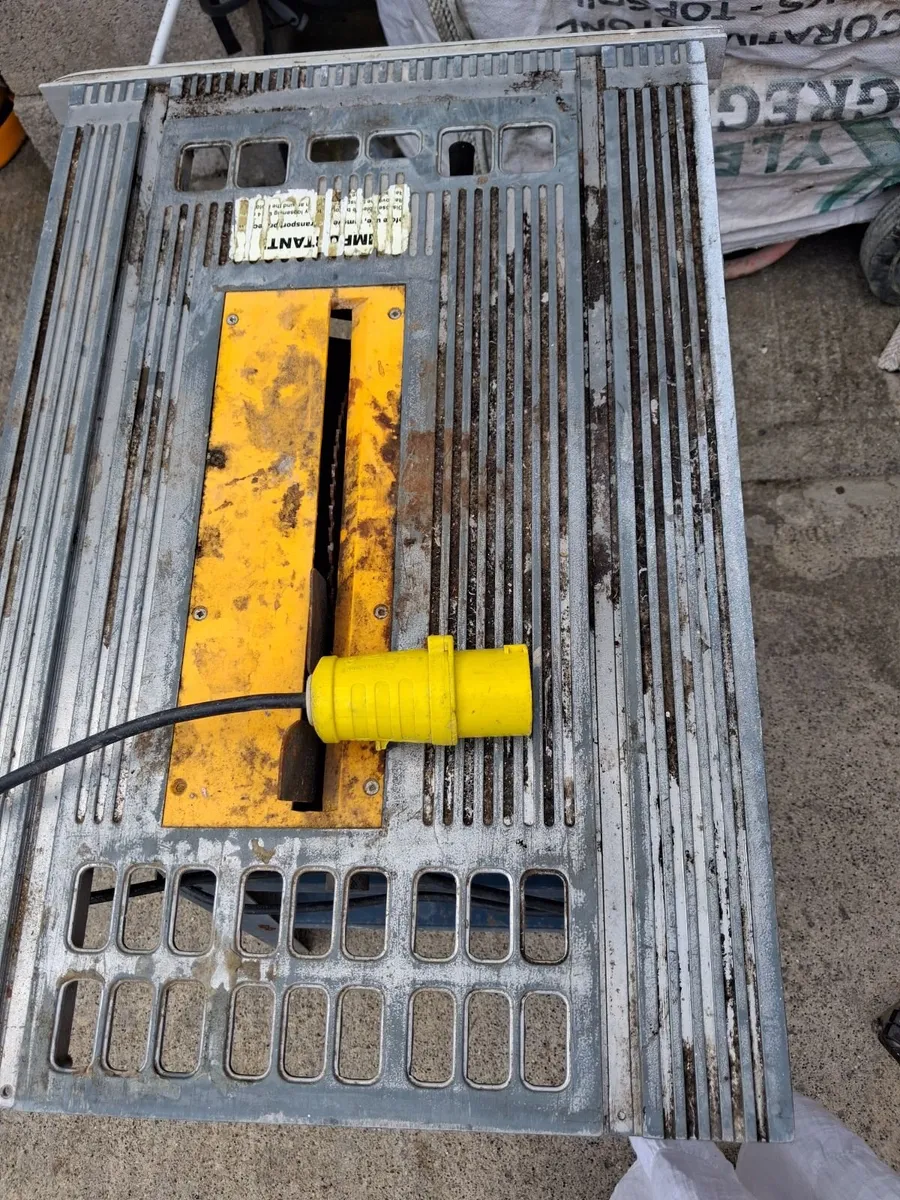 Table saw - Image 3