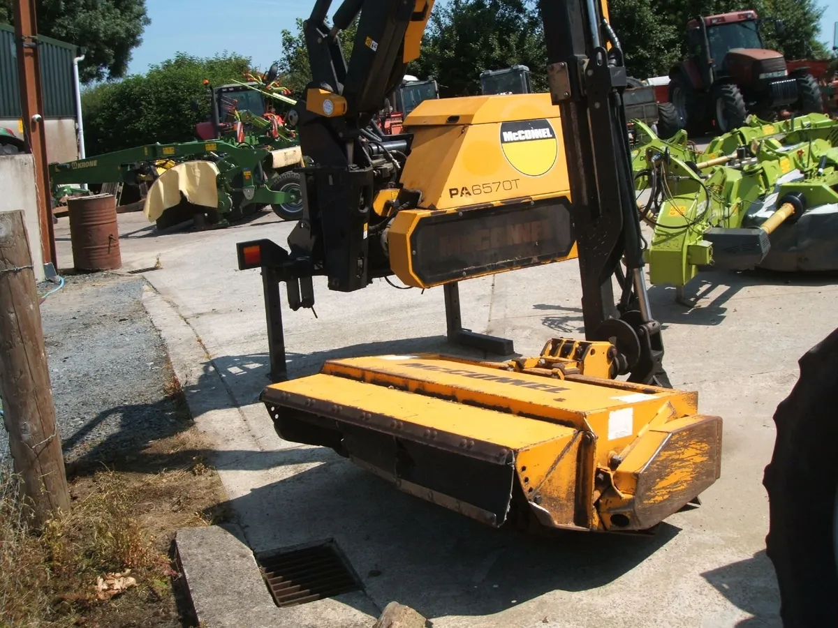 2019 McConnel 6570T hedge cutter - Image 4