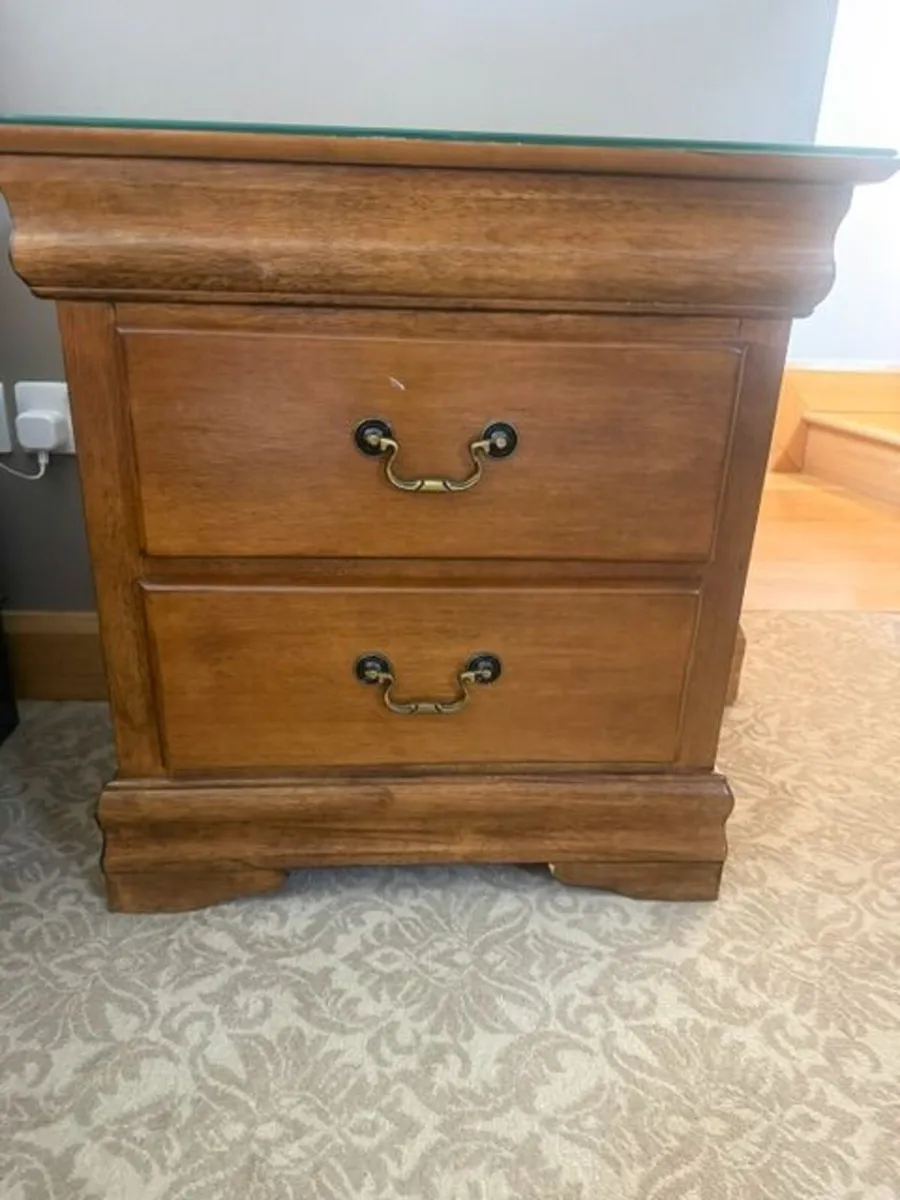 Chester Drawers & 2 Bedside Lockers - Image 2