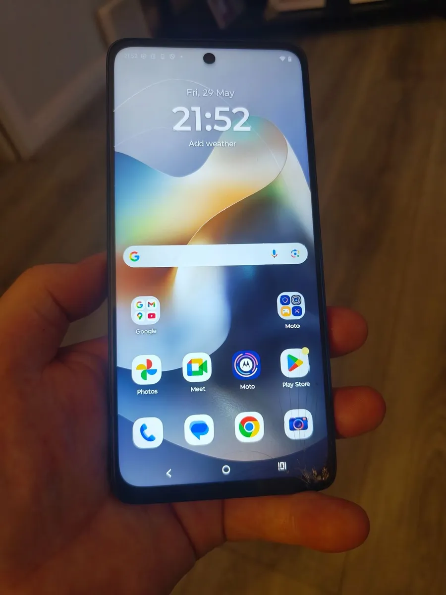 Motorola Moto 256GB  Ram 8+4 GB - Image 1