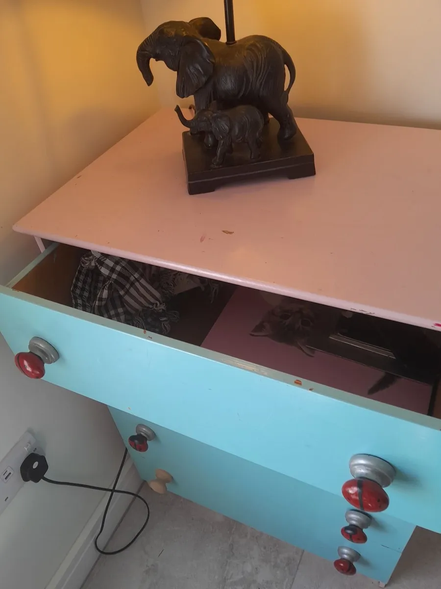 Chest of drawers - Image 2