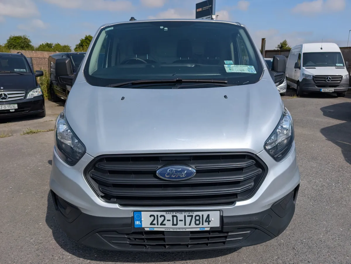 Ford Transit Custom LWB one owner - Image 4