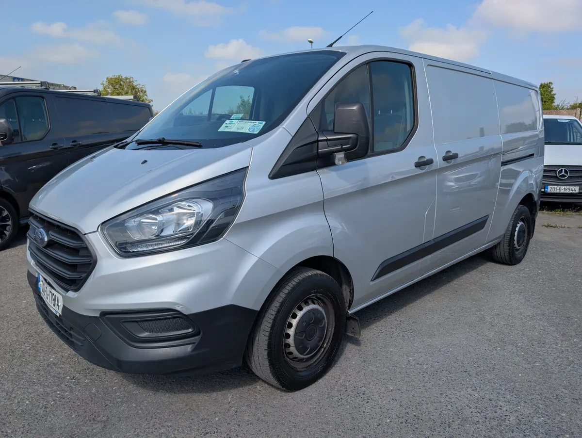 Ford Transit Custom LWB one owner - Image 1