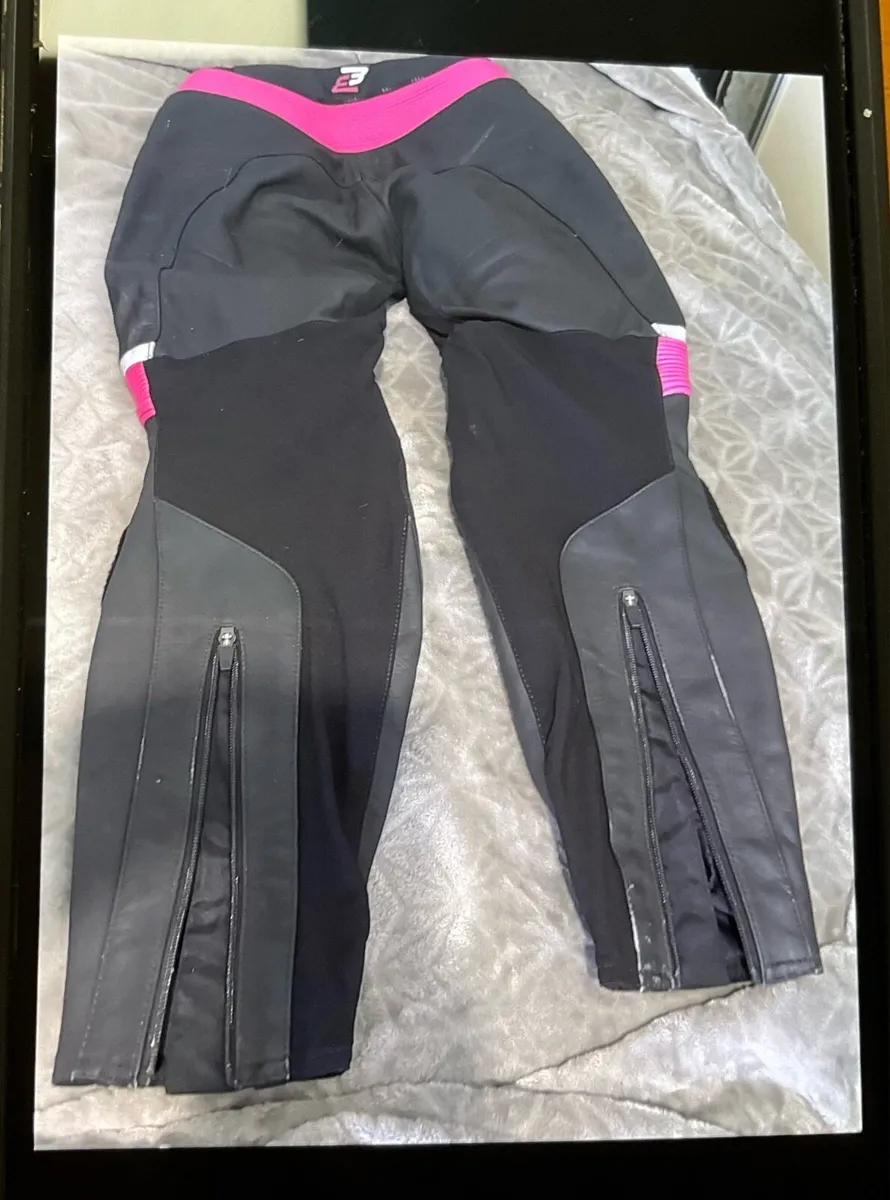 Ladies motorcycle leather suit - Image 2