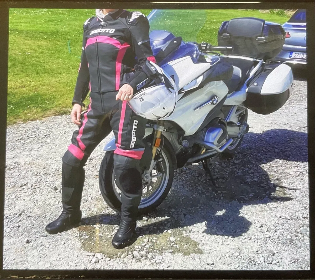 Ladies motorcycle leather suit - Image 3