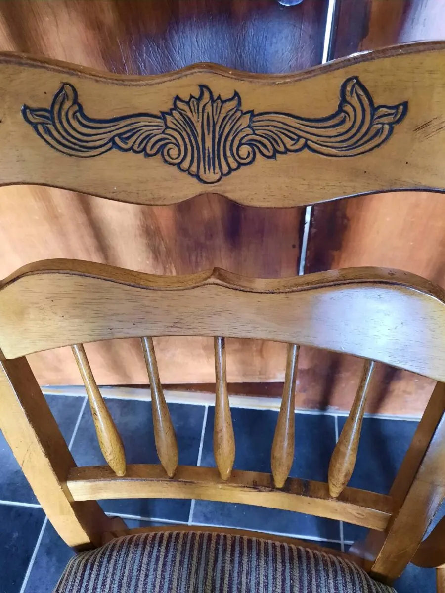 6 chairs - Image 1
