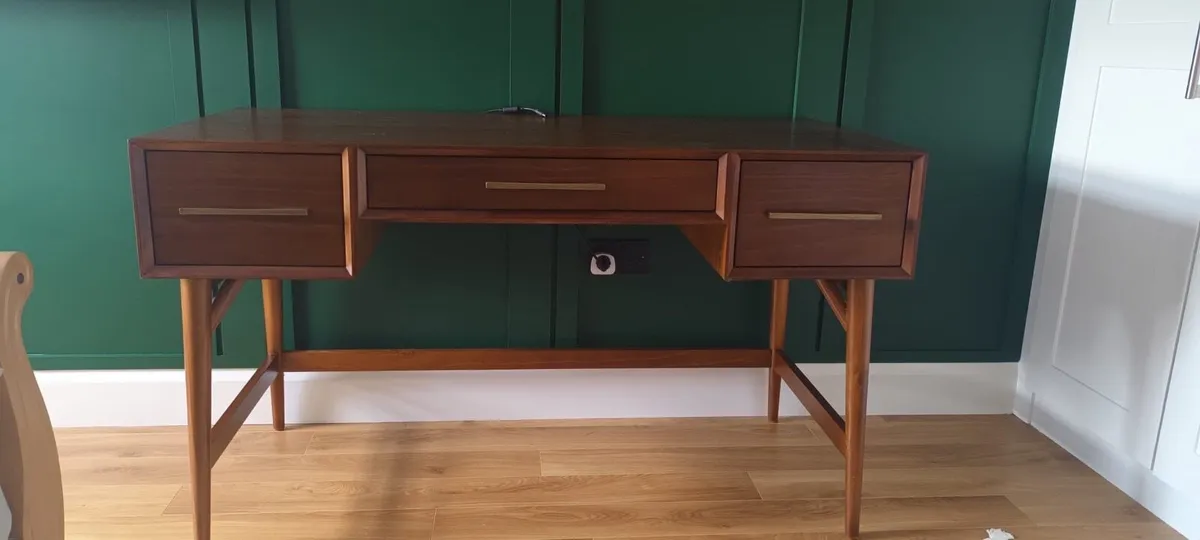 Desk - Image 3