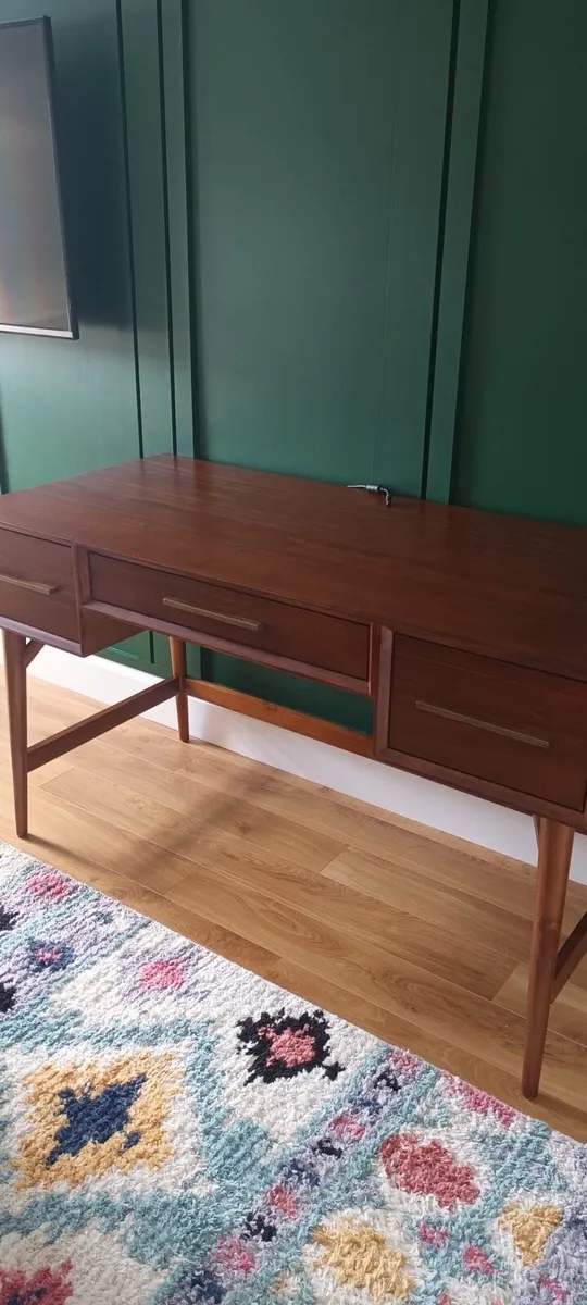 Desk - Image 1