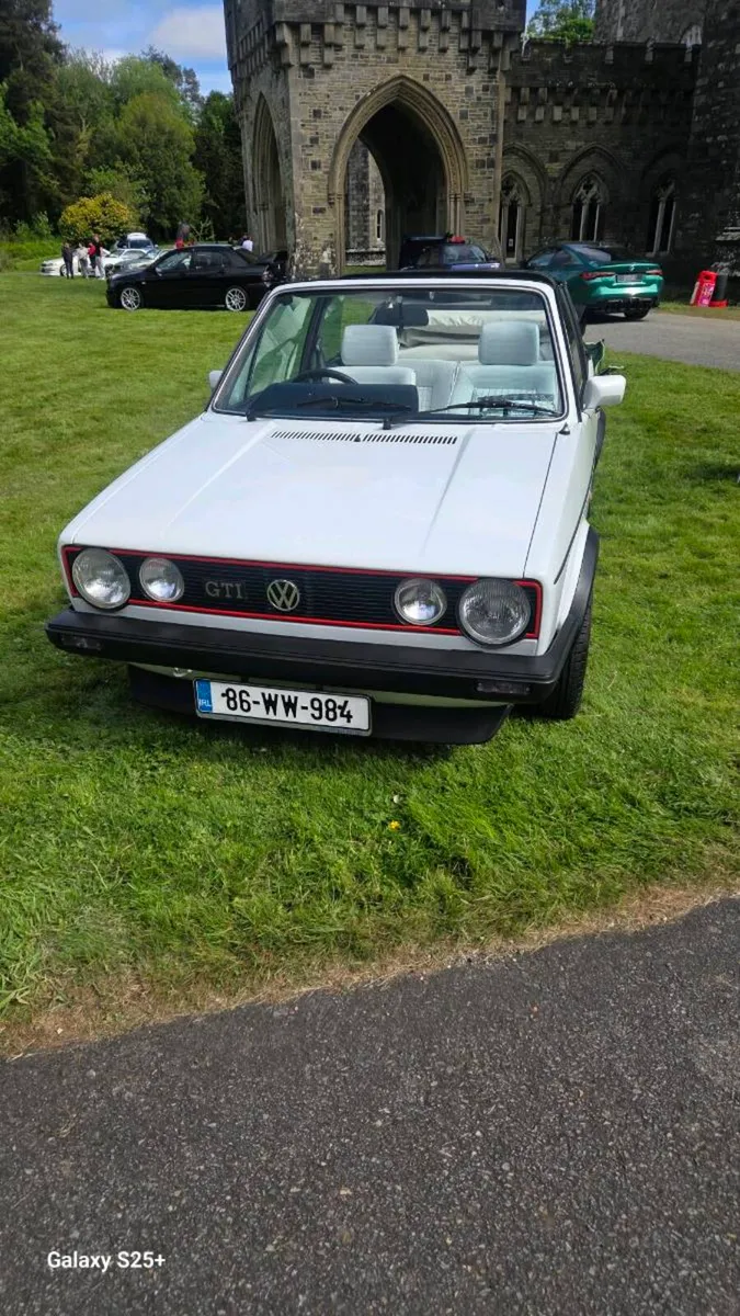 Vintage car - Image 2
