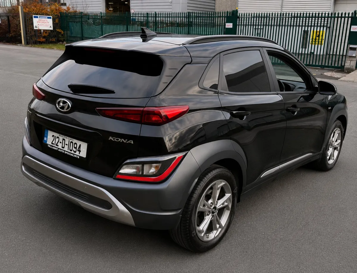 2021 Hyundai Kona Executive Commercial - Image 4
