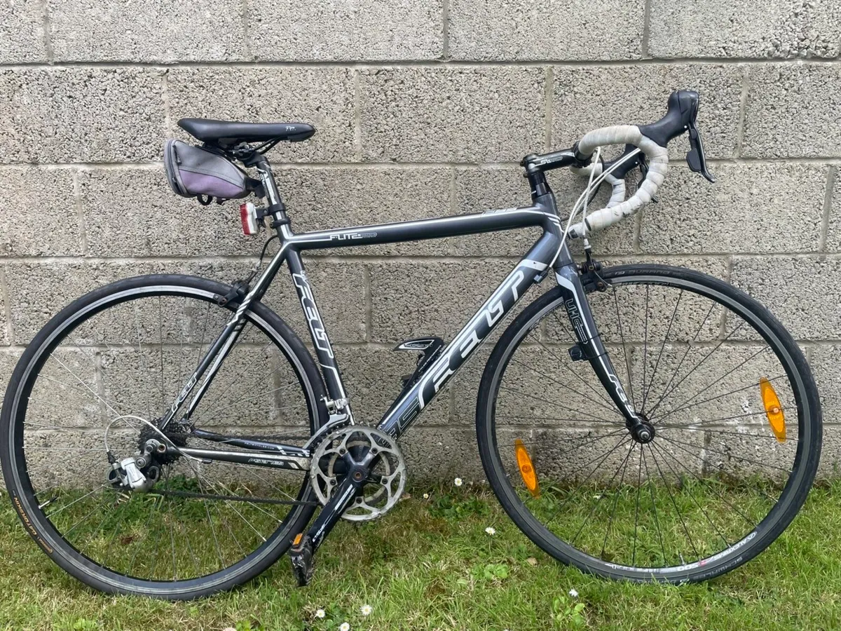 Adult road bike - Image 1