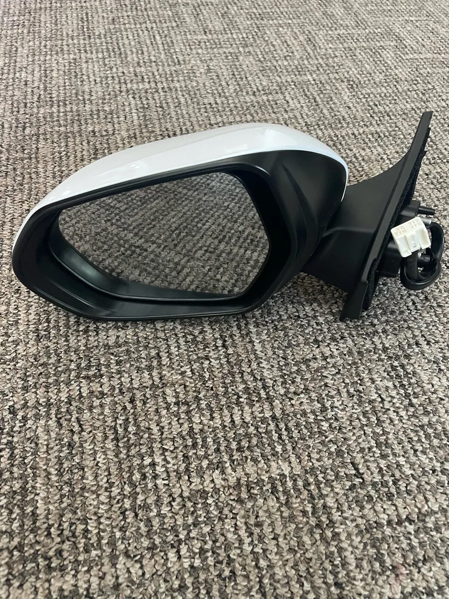 Left side mirror for Toyota Prius 2016-2022 - Image 2