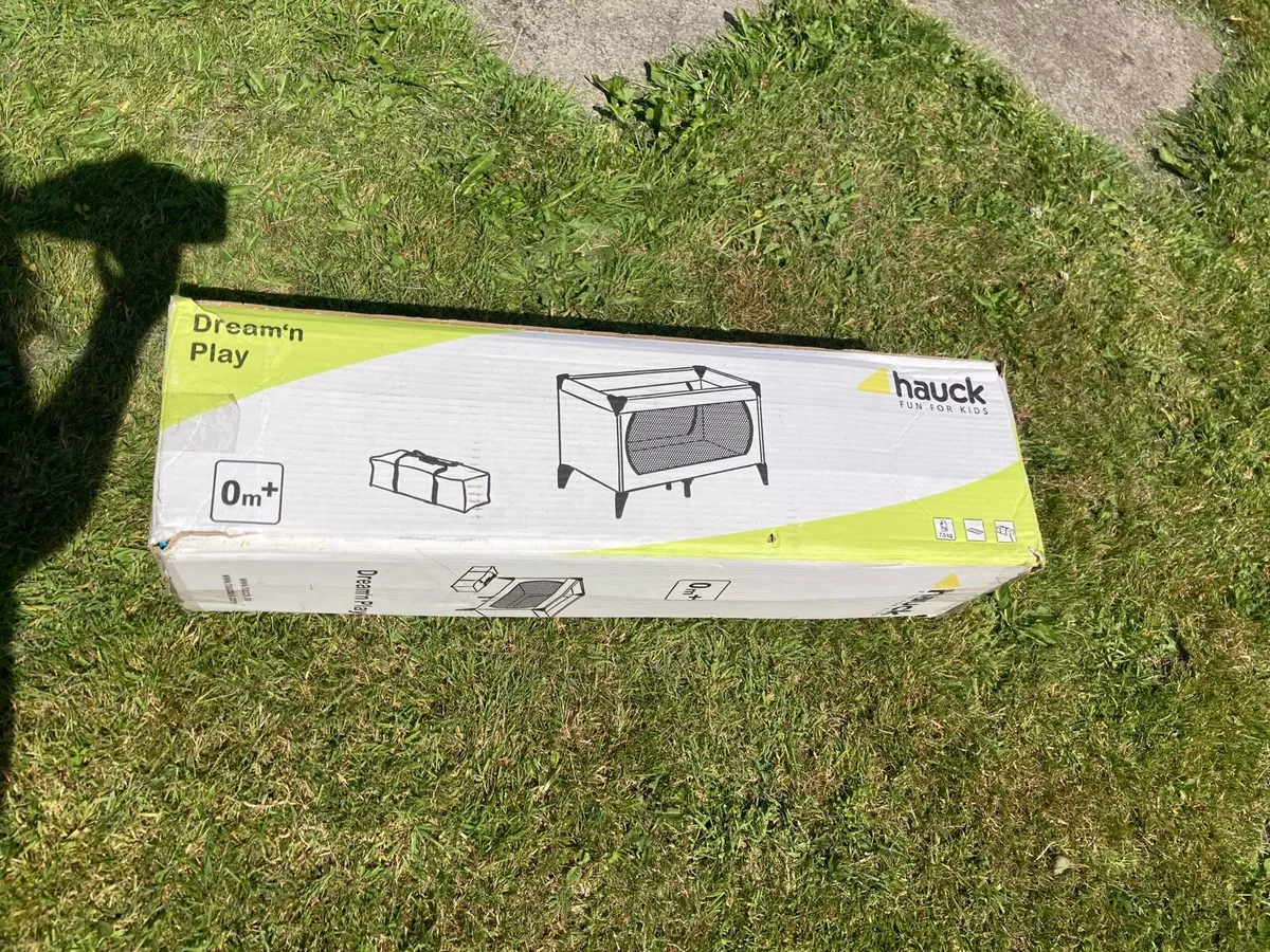 Hauk Travel Cot - Foldable - Image 2