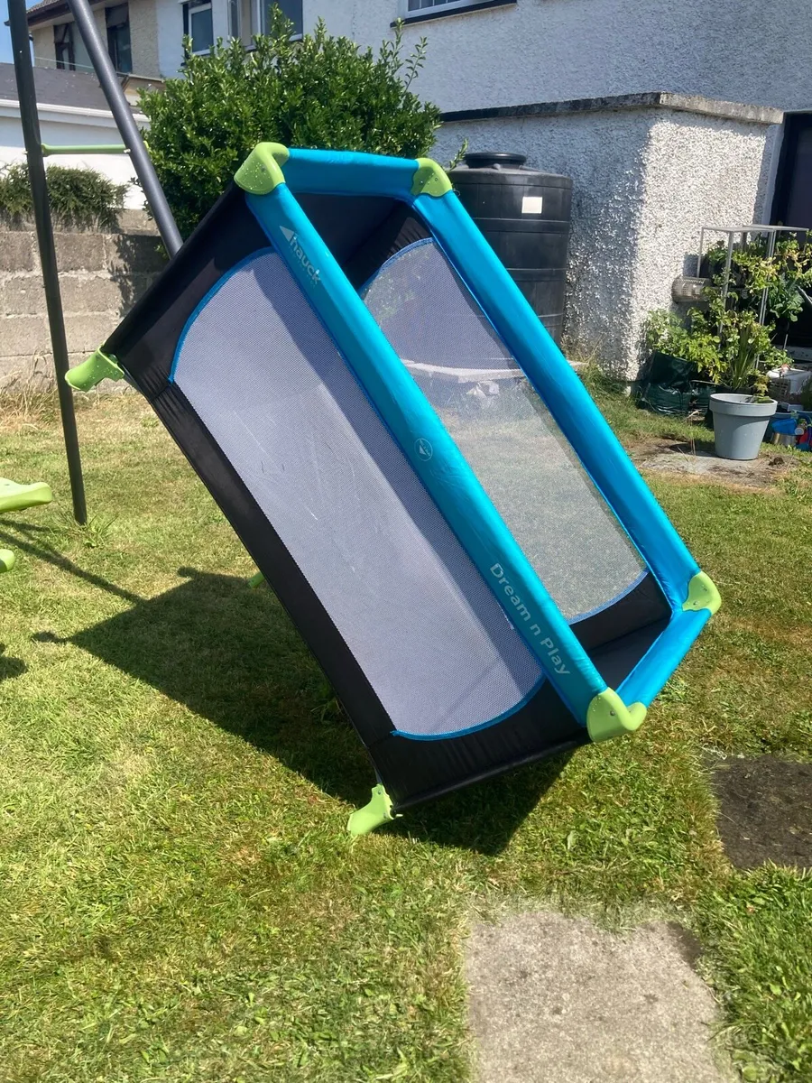Hauk Travel Cot - Foldable - Image 1