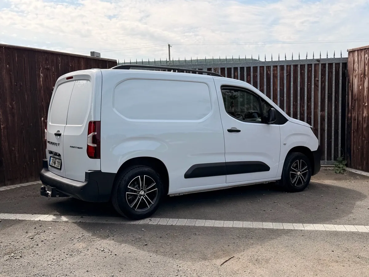 2025 Peugeot Partner NO VAT - Image 2