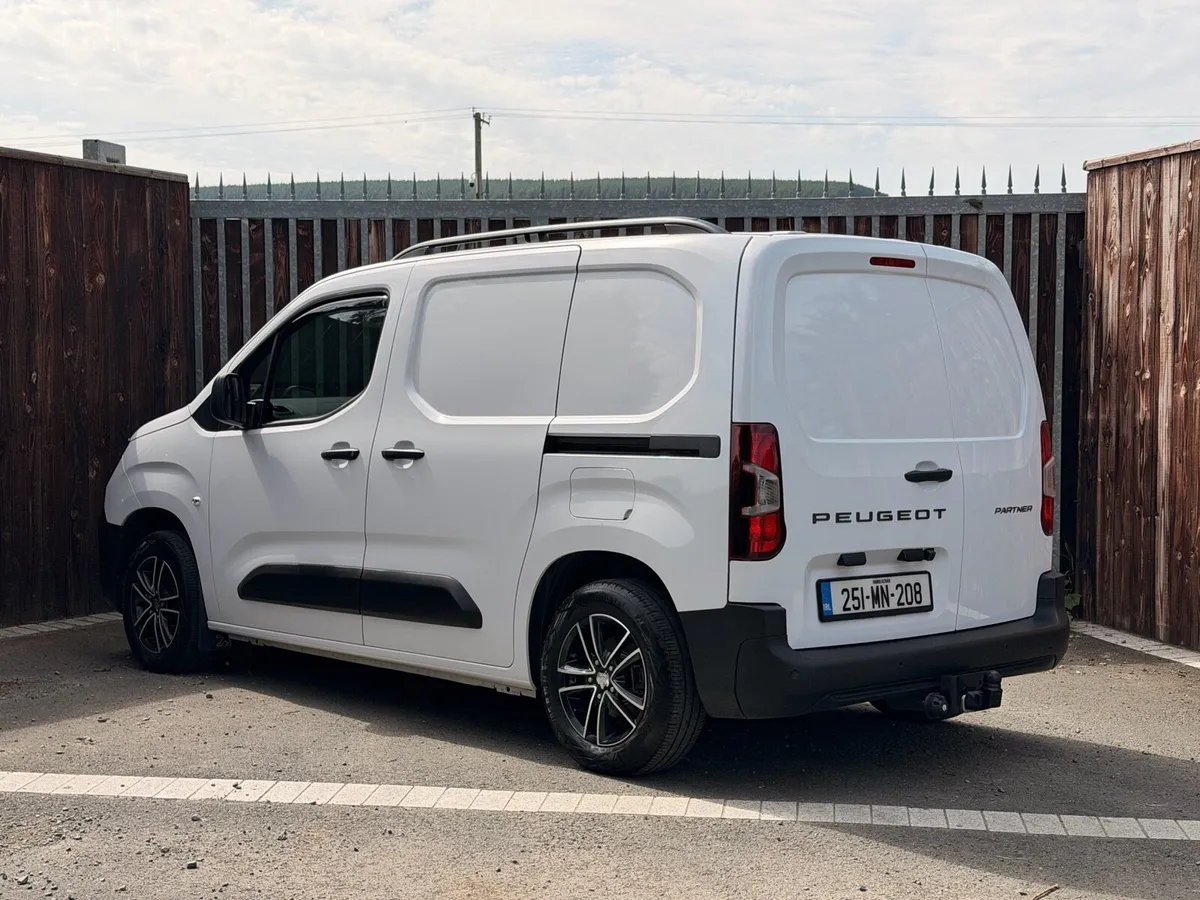 2025 Peugeot Partner NO VAT - Image 4