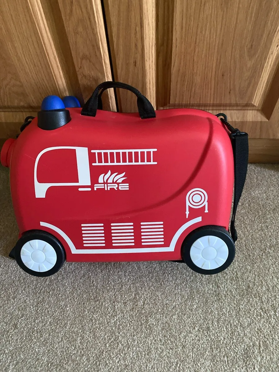 Kids fire truck Trunki case