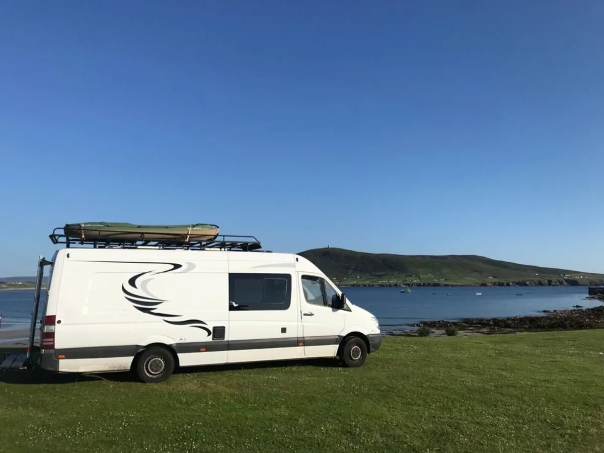 Campervan Mercedes Sprinter 2011 - Image 2