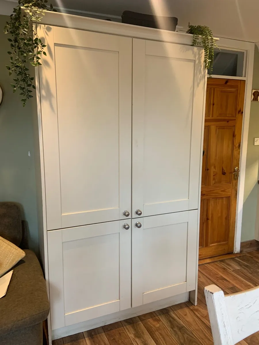 Fitted Kitchen - Image 4