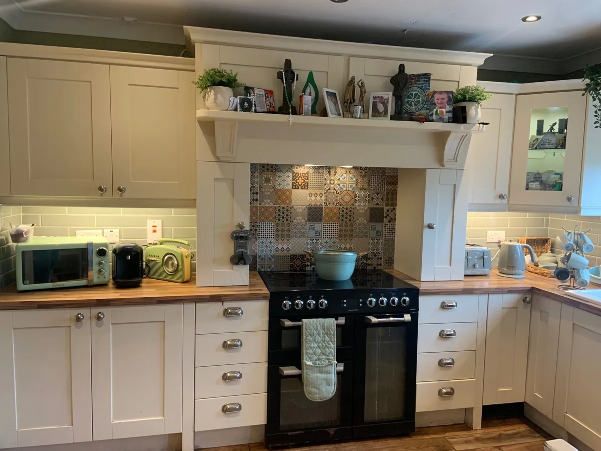 Fitted Kitchen - Image 2
